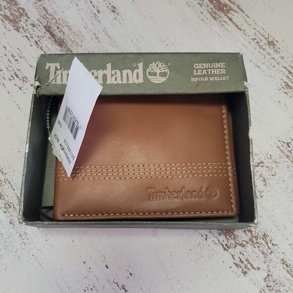 Timberland Genuine Leather Tan Saddle Stitch Cream  Bifold Wallet 3.5 x 4.5 NEW - Picture 1 of 4